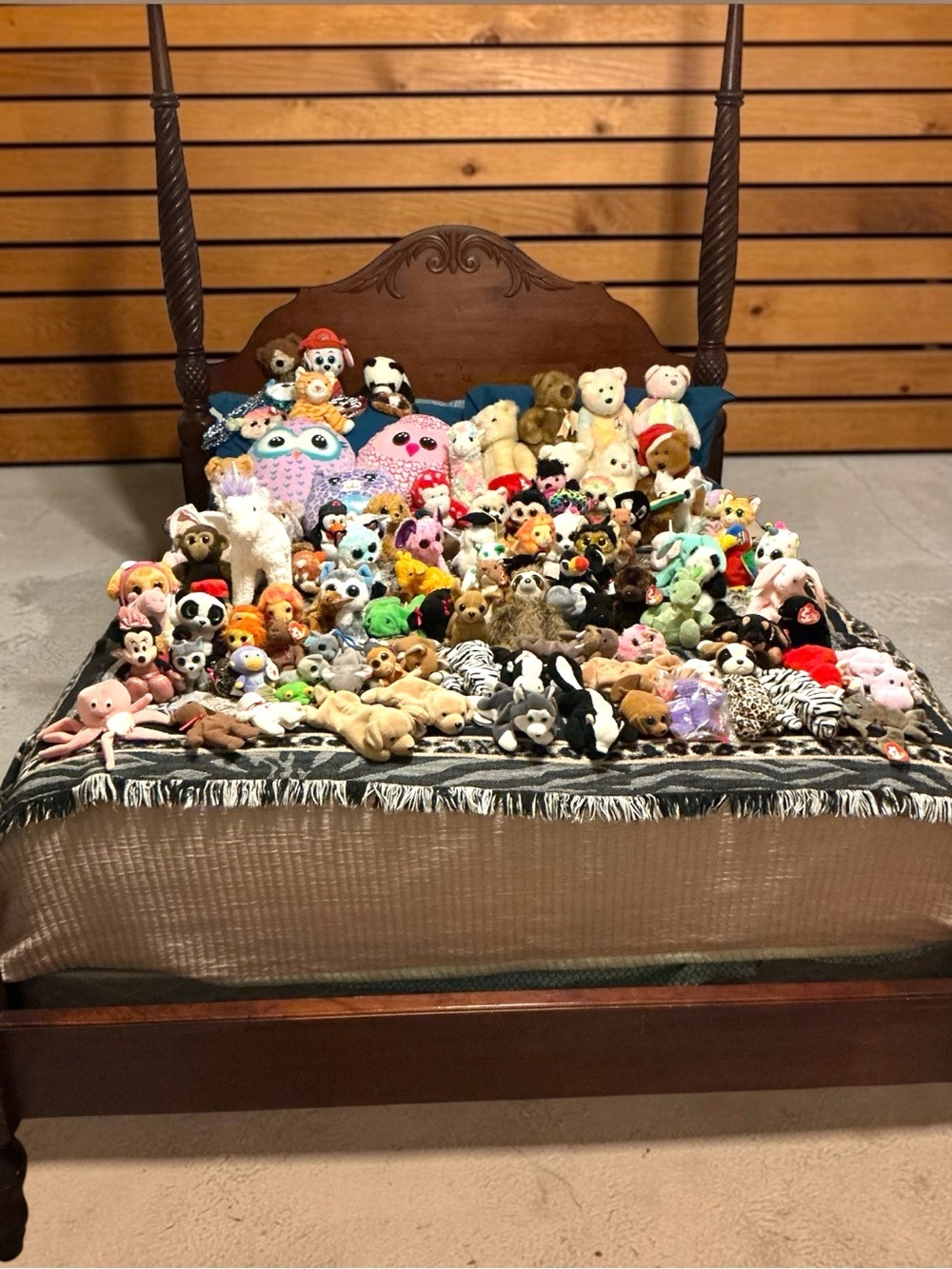 Bundle 119 Ty Beanie Babies, Assorted Sizes, A lot Older, Mistaken Dates on some